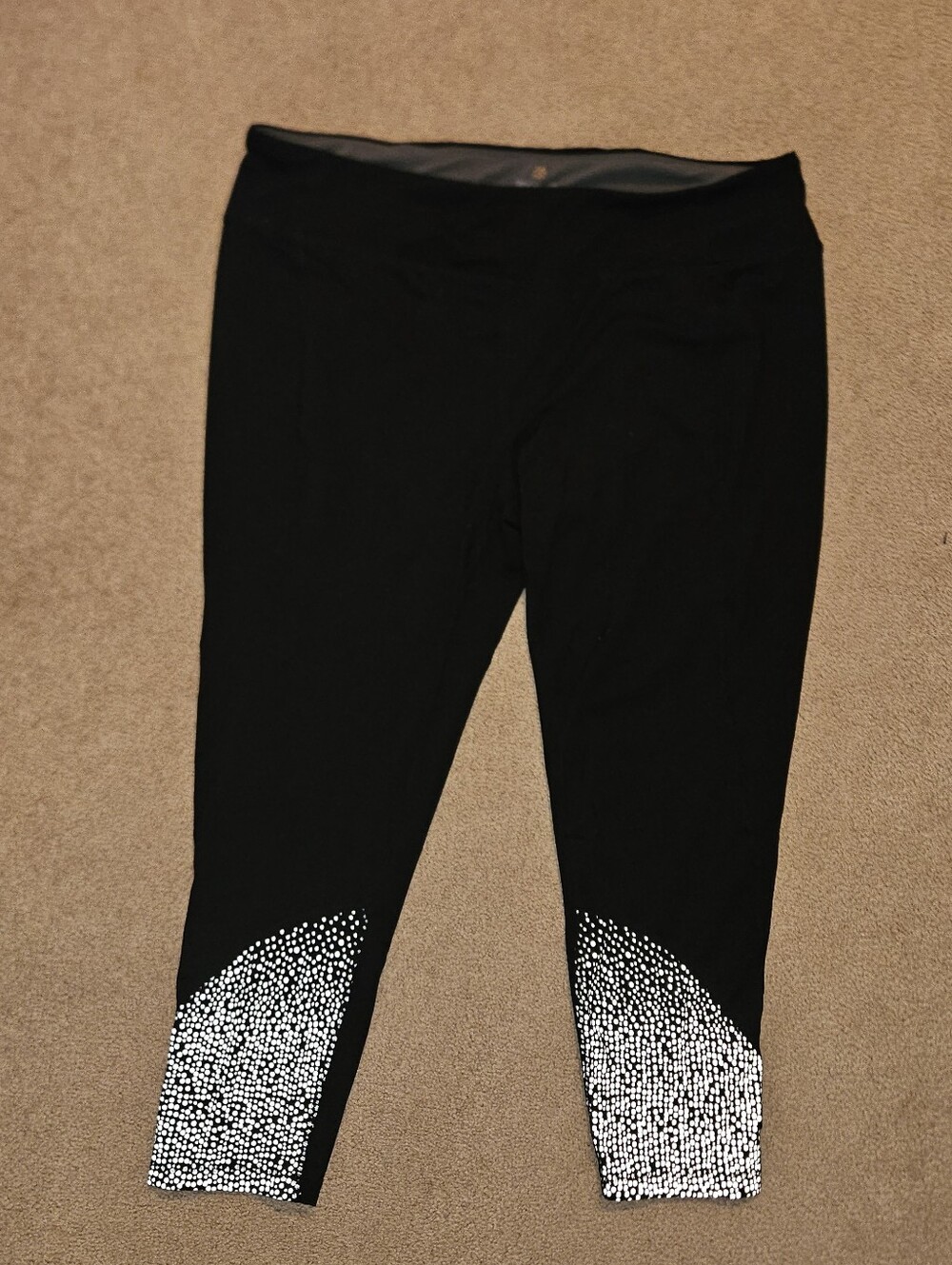Black Athletic Capri Leggings with Reflective Dot Accent